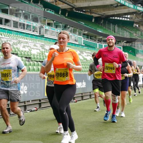 13.09.2026 - 21. swb-Marathon Bremen Michael Burmester http://msf.ph/oto/10468764 13.09.2026 10:36:08 Laufen im Stadion 10092, 10093, 10144, 10152, 10153, 10154, 10157, 10160, 10173, 10175, 10181, 10182, 10185, 10187, 10195, 10198, 10237, 10245, 10251, 10257, 10263, 10272, 10275, 10278, 10291, 10296, 10306, 10309, 10338, 10357, 10377, 10382, 10390, 10403, 10409, 10411, 10420, 10427, 10429, 10439, 10473, 10477, 10481, 10485, 10492, 10497, 10500, 10528, 10531, 10559, 10560, 10569, 10607, 10613, 10617, 10633, 10636, 10647, 10648, 10671, 10672, 10677, 10715, 10928 meine-sportfotos.de