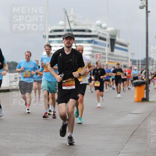 13.09.2026 - Kiel Lauf Andreas Tolksdorf http://msf.ph/oto/10468776 13.09.2026 12:08:52 Kiellinie 120, 4, 48, 03, 83 meine-sportfotos.de