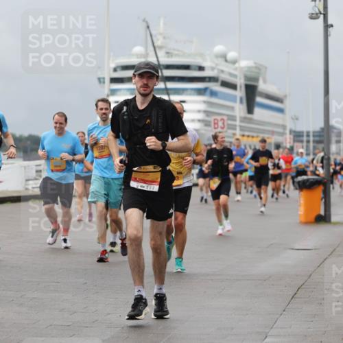 13.09.2026 - Kiel Lauf Andreas Tolksdorf http://msf.ph/oto/10468782 13.09.2026 12:08:52 Kiellinie 1207, 38, 3 meine-sportfotos.de