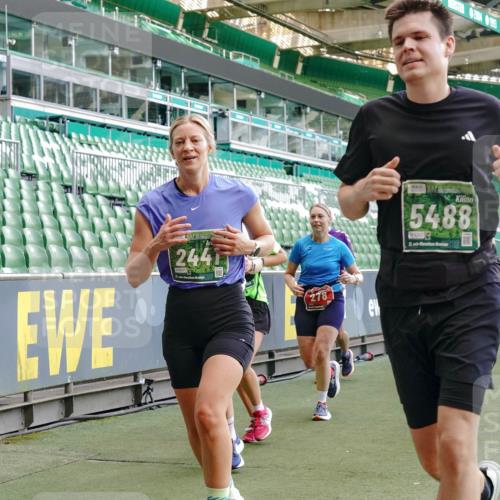 13.09.2026 - 21. swb-Marathon Bremen Michael Burmester http://msf.ph/oto/10468789 13.09.2026 13:13:54 Laufen im Stadion 183, 270, 278, 349, 460, 514, 576, 600, 631, 695, 702, 768, 933, 950, 956, 1005, 1008, 1143, 1286, 1334, 1392, 1408, 1426, 1573, 1596, 1641, 1818, 1819, 1991, 2005, 2024, 2035, 2079, 2233, 2264, 2314, 2387, 2412, 2439, 2457, 2461, 2478, 2505, 2521, 2540, 2564, 2612, 2665, 2684, 2693, 2765, 2773, 2792, 2815, 2816, 2829, 2838, 2860, 2884, 2887, 2895, 2921, 2963, 2966, 2972, 2975, 2978, 3016, 3111, 3209, 3253, 3277, 3293, 3304, 3313, 3378, 3405, 3428, 3434, 3653, 3661, 4080 meine-sportfotos.de