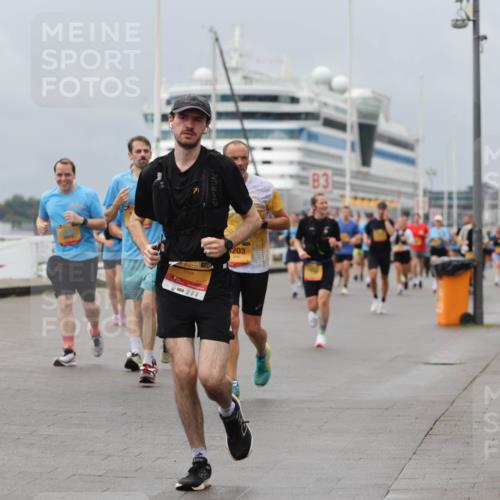 13.09.2026 - Kiel Lauf Andreas Tolksdorf http://msf.ph/oto/10468799 13.09.2026 12:08:52 Kiellinie 48, 203, 3 meine-sportfotos.de