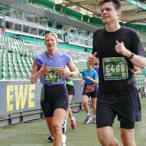 13.09.2026 - 21. swb-Marathon Bremen Michael Burmester http://msf.ph/oto/10468811 13.09.2026 13:13:54 Laufen im Stadion 183, 270, 278, 349, 460, 514, 576, 600, 631, 695, 702, 768, 933, 950, 956, 1005, 1008, 1143, 1286, 1334, 1392, 1408, 1426, 1573, 1596, 1641, 1818, 1819, 1991, 2005, 2024, 2035, 2079, 2233, 2264, 2314, 2387, 2412, 2439, 2457, 2461, 2478, 2505, 2521, 2540, 2564, 2612, 2665, 2684, 2693, 2765, 2773, 2792, 2815, 2816, 2829, 2838, 2860, 2884, 2887, 2895, 2921, 2963, 2966, 2972, 2975, 2978, 3016, 3111, 3209, 3253, 3277, 3293, 3304, 3313, 3378, 3405, 3428, 3434, 3653, 3661, 4080 meine-sportfotos.de