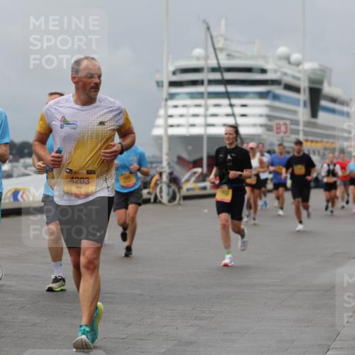13.09.2026 - Kiel Lauf Andreas Tolksdorf http://msf.ph/oto/10468848 13.09.2026 12:08:55 Kiellinie 4, 120, 138, 4203, 83 meine-sportfotos.de