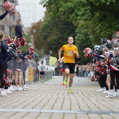 13.09.2026 - Kiel Lauf Yannick Fuchs http://msf.ph/oto/10468886 13.09.2026 10:20:58 Ziel 6049, 6584, 12149, 6584 meine-sportfotos.de