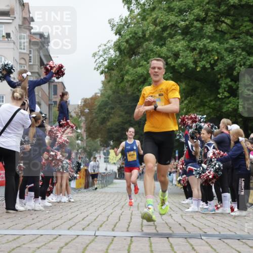 13.09.2026 - Kiel Lauf Yannick Fuchs http://msf.ph/oto/10468896 13.09.2026 10:21:00 Ziel 6049, 6584, 12149, 6584 meine-sportfotos.de