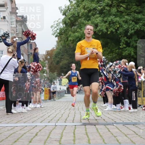 13.09.2026 - Kiel Lauf Yannick Fuchs http://msf.ph/oto/10468899 13.09.2026 10:21:00 Ziel 6049, 6584, 12149, 6584 meine-sportfotos.de