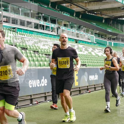 13.09.2026 - 21. swb-Marathon Bremen Michael Burmester http://msf.ph/oto/10468943 13.09.2026 10:36:11 Laufen im Stadion 10092, 10093, 10144, 10152, 10153, 10154, 10157, 10160, 10173, 10175, 10181, 10182, 10185, 10187, 10195, 10198, 10237, 10245, 10251, 10257, 10263, 10272, 10275, 10278, 10291, 10296, 10306, 10309, 10331, 10332, 10338, 10357, 10377, 10382, 10390, 10403, 10409, 10411, 10420, 10427, 10429, 10439, 10473, 10477, 10481, 10492, 10497, 10500, 10528, 10531, 10559, 10560, 10569, 10607, 10613, 10617, 10633, 10636, 10647, 10648, 10671, 10672, 10677, 10715 meine-sportfotos.de