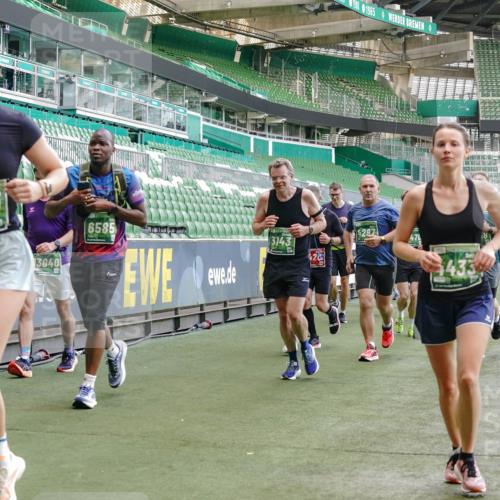13.09.2026 - 21. swb-Marathon Bremen Michael Burmester http://msf.ph/oto/10468952 13.09.2026 13:13:55 Laufen im Stadion 183, 270, 278, 349, 460, 514, 576, 600, 631, 695, 702, 768, 933, 950, 956, 1005, 1008, 1143, 1286, 1392, 1408, 1426, 1573, 1596, 1641, 1818, 1819, 1991, 2005, 2024, 2035, 2079, 2233, 2264, 2314, 2387, 2412, 2439, 2457, 2461, 2478, 2505, 2521, 2540, 2564, 2612, 2665, 2684, 2693, 2765, 2773, 2792, 2815, 2816, 2829, 2838, 2860, 2884, 2887, 2895, 2921, 2963, 2966, 2972, 2975, 2978, 3016, 3111, 3209, 3253, 3277, 3293, 3304, 3313, 3378, 3405, 3428, 3434, 3653, 3661, 4080 meine-sportfotos.de