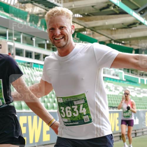 13.09.2026 - 21. swb-Marathon Bremen Michael Burmester http://msf.ph/oto/10468985 13.09.2026 12:57:48 Laufen im Stadion 141, 148, 334, 431, 511, 672, 769, 776, 789, 790, 857, 876, 909, 1010, 1119, 1130, 1191, 1199, 1254, 1281, 1535, 1601, 1642, 1647, 1752, 1809, 1881, 1900, 1931, 1933, 1972, 2040, 2046, 2051, 2075, 2324, 2343, 2371, 2397, 2402, 2423, 2425, 2473, 2493, 2634, 2640, 2671, 2761, 2771, 2807, 2812, 2903, 2904, 3051, 3078, 3138, 3148, 3182, 3186, 3319, 3338, 3450, 3458, 3514, 3534, 3560, 3634, 3655, 3685, 3690, 3695, 3760, 3813, 3866, 3933, 3939, 4101, 4316, 4319 meine-sportfotos.de