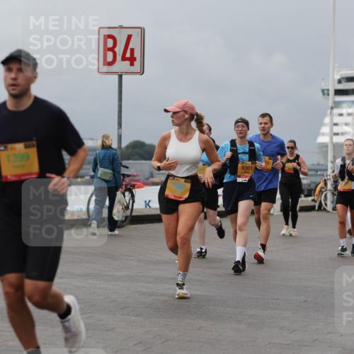 13.09.2026 - Kiel Lauf Andreas Tolksdorf http://msf.ph/oto/10469010 13.09.2026 12:09:03 Kiellinie 1399, 4, 9301, 7793, 711 meine-sportfotos.de