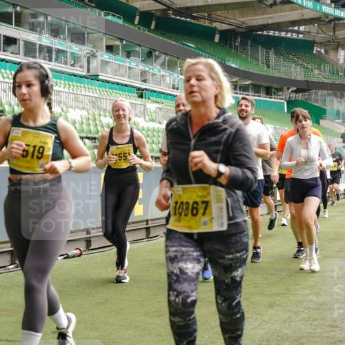 13.09.2026 - 21. swb-Marathon Bremen Michael Burmester http://msf.ph/oto/10469143 13.09.2026 10:36:13 Laufen im Stadion 10092, 10093, 10144, 10152, 10153, 10154, 10157, 10160, 10173, 10175, 10181, 10182, 10185, 10186, 10187, 10195, 10198, 10237, 10245, 10251, 10257, 10263, 10272, 10275, 10278, 10291, 10296, 10306, 10309, 10331, 10332, 10338, 10357, 10377, 10382, 10390, 10403, 10409, 10411, 10420, 10427, 10429, 10439, 10473, 10477, 10481, 10492, 10497, 10500, 10528, 10531, 10559, 10560, 10569, 10607, 10613, 10617, 10633, 10636, 10647, 10648, 10659, 10671, 10672, 10677, 10715 meine-sportfotos.de