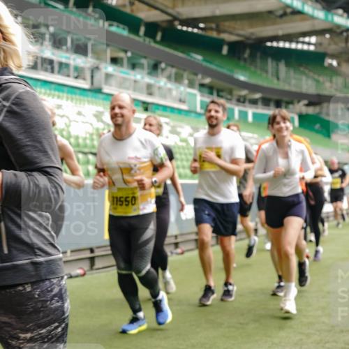 13.09.2026 - 21. swb-Marathon Bremen Michael Burmester http://msf.ph/oto/10469166 13.09.2026 10:36:13 Laufen im Stadion 10092, 10093, 10144, 10152, 10153, 10154, 10157, 10160, 10173, 10175, 10181, 10182, 10185, 10186, 10187, 10195, 10198, 10237, 10245, 10251, 10257, 10263, 10272, 10275, 10278, 10291, 10296, 10306, 10309, 10331, 10332, 10338, 10357, 10377, 10382, 10390, 10403, 10409, 10411, 10420, 10427, 10429, 10439, 10473, 10477, 10481, 10492, 10497, 10500, 10528, 10531, 10559, 10560, 10569, 10607, 10613, 10617, 10633, 10636, 10647, 10648, 10659, 10671, 10672, 10677, 10715 meine-sportfotos.de