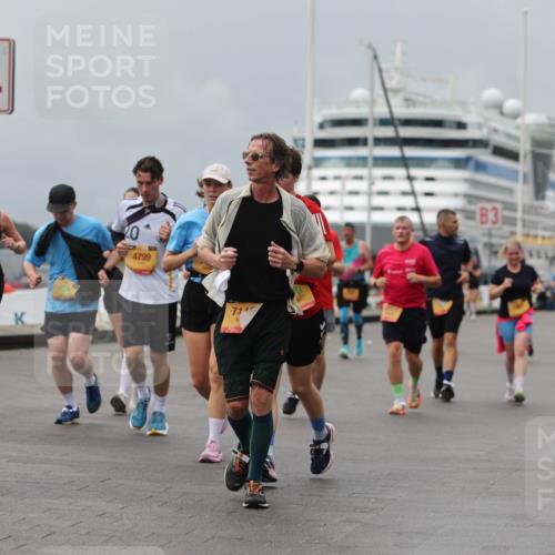 13.09.2026 - Kiel Lauf Andreas Tolksdorf http://msf.ph/oto/10469175 13.09.2026 12:09:08 Kiellinie 4, 0, 4799, 71, 83 meine-sportfotos.de