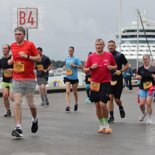 13.09.2026 - Kiel Lauf Andreas Tolksdorf http://msf.ph/oto/10469201 13.09.2026 12:09:12 Kiellinie 4, 384, 2780, 4453, 5412, 12231, 1817, 3 meine-sportfotos.de
