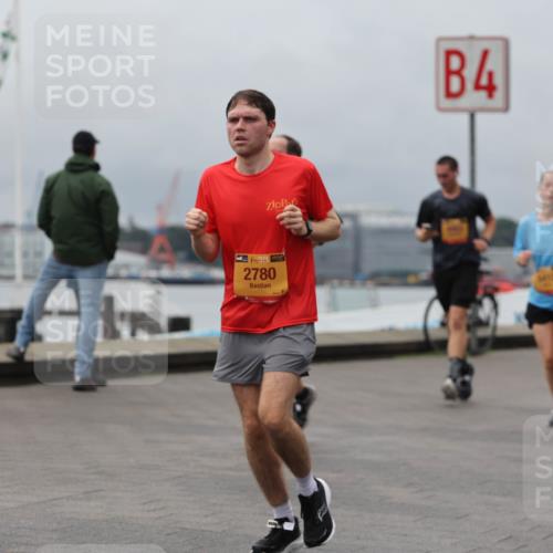 13.09.2026 - Kiel Lauf Andreas Tolksdorf http://msf.ph/oto/10469212 13.09.2026 12:09:13 Kiellinie 39, 2780, 4, 12231 meine-sportfotos.de