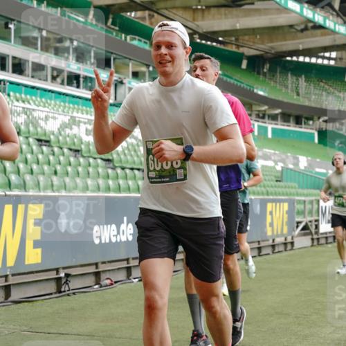 13.09.2026 - 21. swb-Marathon Bremen Michael Burmester http://msf.ph/oto/10469213 13.09.2026 12:57:52 Laufen im Stadion 141, 148, 334, 431, 511, 672, 769, 776, 789, 790, 857, 909, 1010, 1119, 1130, 1191, 1199, 1254, 1281, 1535, 1601, 1642, 1647, 1752, 1809, 1881, 1900, 1931, 1933, 1972, 2046, 2051, 2075, 2324, 2343, 2371, 2397, 2402, 2423, 2425, 2473, 2493, 2634, 2640, 2671, 2761, 2771, 2807, 2903, 2904, 3051, 3078, 3138, 3148, 3182, 3186, 3319, 3338, 3450, 3458, 3514, 3534, 3560, 3634, 3655, 3685, 3690, 3695, 3760, 3813, 3866, 3933, 3939, 4101, 4316, 4319, 205 meine-sportfotos.de