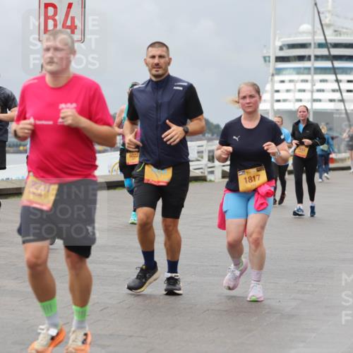 13.09.2026 - Kiel Lauf Andreas Tolksdorf http://msf.ph/oto/10469227 13.09.2026 12:09:14 Kiellinie 452, 4, 2231, 1817, 433, 3 meine-sportfotos.de