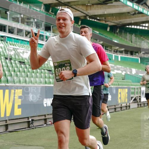 13.09.2026 - 21. swb-Marathon Bremen Michael Burmester http://msf.ph/oto/10469230 13.09.2026 12:57:52 Laufen im Stadion 141, 148, 334, 431, 511, 672, 769, 776, 789, 790, 857, 909, 1010, 1119, 1130, 1191, 1199, 1254, 1281, 1535, 1601, 1642, 1647, 1752, 1809, 1881, 1900, 1931, 1933, 1972, 2046, 2051, 2075, 2324, 2343, 2371, 2397, 2402, 2423, 2425, 2473, 2493, 2634, 2640, 2671, 2761, 2771, 2807, 2903, 2904, 3051, 3078, 3138, 3148, 3182, 3186, 3319, 3338, 3450, 3458, 3514, 3534, 3560, 3634, 3655, 3685, 3690, 3695, 3760, 3813, 3866, 3933, 3939, 4101, 4316, 4319, 205 meine-sportfotos.de