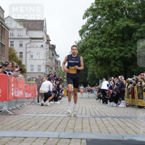 13.09.2026 - Kiel Lauf Yannick Fuchs http://msf.ph/oto/10469340 13.09.2026 10:22:28 Ziel 8240, 1987, 3732, 4621, 8708, 12148, 151, 5603, 9681, 12148 meine-sportfotos.de