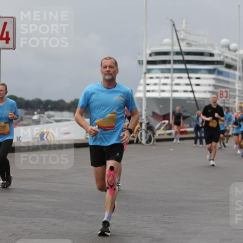 13.09.2026 - Kiel Lauf Andreas Tolksdorf http://msf.ph/oto/10469366 13.09.2026 12:09:20 Kiellinie 4, 33, 5728, 3 meine-sportfotos.de