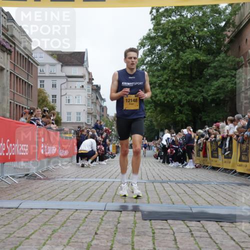 13.09.2026 - Kiel Lauf Yannick Fuchs http://msf.ph/oto/10469369 13.09.2026 10:22:29 Ziel 8240, 1987, 3732, 4621, 8708, 12148, 151, 5603, 9681, 12148 meine-sportfotos.de