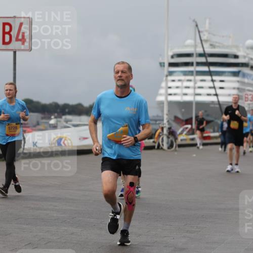13.09.2026 - Kiel Lauf Andreas Tolksdorf http://msf.ph/oto/10469371 13.09.2026 12:09:20 Kiellinie 4, 7433, 5728, 3 meine-sportfotos.de