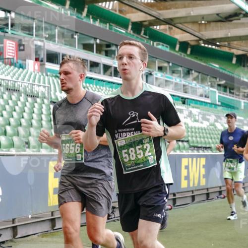 13.09.2026 - 21. swb-Marathon Bremen Michael Burmester http://msf.ph/oto/10469436 13.09.2026 13:14:04 Laufen im Stadion 183, 270, 278, 349, 460, 576, 600, 631, 695, 702, 768, 933, 950, 956, 1005, 1008, 1143, 1392, 1408, 1426, 1573, 1596, 1641, 1818, 1819, 1991, 2005, 2024, 2035, 2079, 2233, 2264, 2314, 2387, 2412, 2439, 2457, 2461, 2478, 2494, 2521, 2540, 2564, 2612, 2665, 2684, 2693, 2765, 2773, 2792, 2816, 2829, 2838, 2860, 2865, 2884, 2887, 2921, 2972, 2975, 2978, 3016, 3111, 3209, 3253, 3277, 3293, 3304, 3313, 3378, 3405, 3428, 3434, 3653, 3661, 3680, 4034, 4080 meine-sportfotos.de