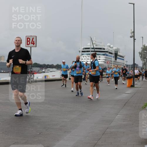 13.09.2026 - Kiel Lauf Andreas Tolksdorf http://msf.ph/oto/10469468 13.09.2026 12:09:29 Kiellinie 7161, 4, 3 meine-sportfotos.de