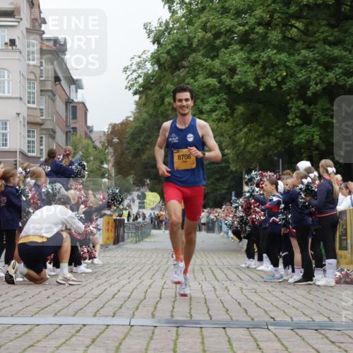 13.09.2026 - Kiel Lauf Yannick Fuchs http://msf.ph/oto/10469555 13.09.2026 10:22:46 Ziel 5326, 5603, 151, 4621, 8240, 8708, 9678, 3732, 8708 meine-sportfotos.de