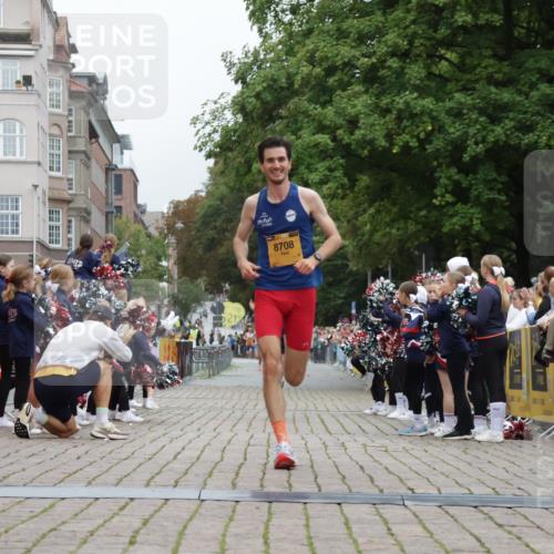 13.09.2026 - Kiel Lauf Yannick Fuchs http://msf.ph/oto/10469562 13.09.2026 10:22:46 Ziel 5326, 5603, 151, 4621, 8240, 8708, 9678, 3732, 8708 meine-sportfotos.de