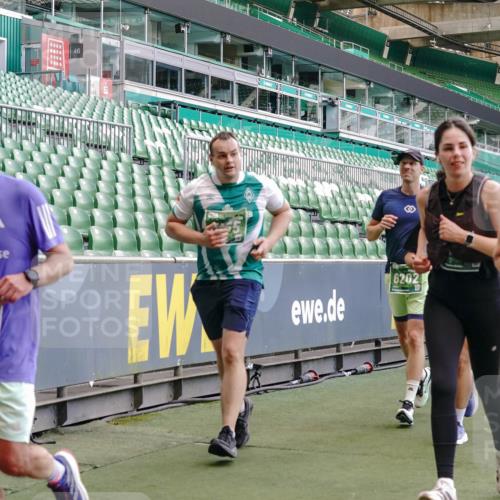 13.09.2026 - 21. swb-Marathon Bremen Michael Burmester http://msf.ph/oto/10469569 13.09.2026 13:14:05 Laufen im Stadion 183, 270, 278, 349, 414, 460, 576, 600, 631, 695, 702, 768, 933, 950, 956, 1005, 1008, 1143, 1392, 1408, 1426, 1573, 1596, 1641, 1818, 1819, 1991, 2005, 2024, 2035, 2079, 2233, 2264, 2314, 2387, 2412, 2439, 2457, 2461, 2478, 2494, 2521, 2540, 2564, 2612, 2665, 2684, 2693, 2737, 2773, 2792, 2816, 2829, 2838, 2860, 2861, 2865, 2884, 2887, 2921, 2972, 2975, 2978, 3016, 3111, 3209, 3253, 3277, 3293, 3304, 3313, 3378, 3405, 3428, 3434, 3653, 3661, 3680, 4034, 4080 meine-sportfotos.de