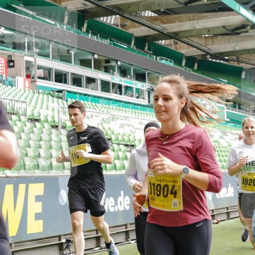 13.09.2026 - 21. swb-Marathon Bremen Michael Burmester http://msf.ph/oto/10469581 13.09.2026 10:36:18 Laufen im Stadion 10092, 10093, 10144, 10152, 10153, 10154, 10157, 10160, 10173, 10175, 10181, 10182, 10185, 10186, 10187, 10195, 10198, 10237, 10245, 10251, 10257, 10263, 10272, 10275, 10278, 10291, 10296, 10306, 10309, 10327, 10331, 10332, 10338, 10357, 10377, 10382, 10390, 10403, 10409, 10411, 10420, 10427, 10429, 10439, 10473, 10477, 10481, 10492, 10497, 10500, 10528, 10531, 10560, 10569, 10607, 10613, 10617, 10633, 10636, 10647, 10648, 10659, 10671, 10672, 10677, 10715 meine-sportfotos.de