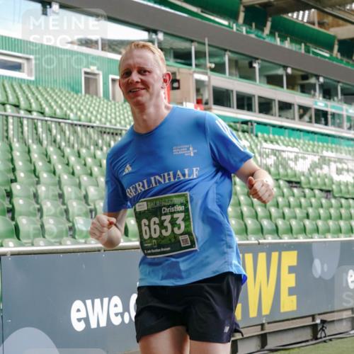 13.09.2026 - 21. swb-Marathon Bremen Michael Burmester http://msf.ph/oto/10469594 13.09.2026 12:58:00 Laufen im Stadion 141, 148, 334, 511, 672, 769, 776, 789, 790, 857, 909, 1010, 1119, 1130, 1191, 1199, 1254, 1281, 1535, 1601, 1642, 1647, 1752, 1809, 1881, 1900, 1931, 1933, 2046, 2051, 2075, 2324, 2343, 2367, 2371, 2397, 2402, 2423, 2425, 2493, 2634, 2640, 2671, 2761, 2771, 2807, 2903, 2904, 3051, 3078, 3120, 3138, 3148, 3182, 3186, 3319, 3338, 3435, 3450, 3458, 3514, 3534, 3560, 3634, 3655, 3685, 3690, 3695, 3760, 3813, 3866, 3933, 3939, 4101, 4316, 4319, 205 meine-sportfotos.de