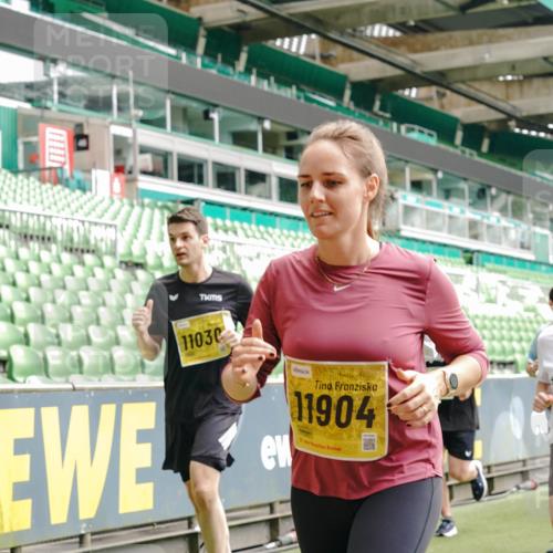 13.09.2026 - 21. swb-Marathon Bremen Michael Burmester http://msf.ph/oto/10469629 13.09.2026 10:36:19 Laufen im Stadion 10092, 10093, 10144, 10152, 10153, 10154, 10157, 10160, 10173, 10175, 10181, 10182, 10185, 10186, 10187, 10195, 10198, 10237, 10245, 10251, 10257, 10263, 10272, 10275, 10278, 10291, 10296, 10306, 10309, 10327, 10331, 10332, 10338, 10357, 10377, 10382, 10390, 10403, 10409, 10411, 10420, 10427, 10429, 10439, 10473, 10477, 10481, 10492, 10497, 10500, 10528, 10531, 10560, 10569, 10607, 10613, 10617, 10633, 10636, 10647, 10648, 10659, 10671, 10672, 10715 meine-sportfotos.de