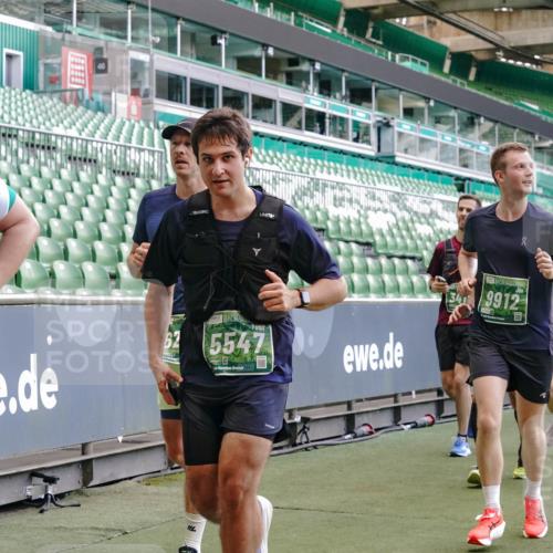 13.09.2026 - 21. swb-Marathon Bremen Michael Burmester http://msf.ph/oto/10469653 13.09.2026 13:14:06 Laufen im Stadion 183, 270, 278, 349, 414, 460, 576, 600, 631, 695, 702, 768, 933, 950, 956, 1005, 1008, 1143, 1392, 1408, 1426, 1573, 1596, 1641, 1818, 1819, 1991, 2005, 2024, 2035, 2079, 2233, 2264, 2314, 2387, 2412, 2439, 2457, 2461, 2478, 2494, 2521, 2540, 2564, 2612, 2665, 2684, 2693, 2737, 2773, 2792, 2816, 2829, 2838, 2860, 2861, 2865, 2884, 2887, 2921, 2972, 2975, 2978, 3016, 3111, 3209, 3253, 3277, 3293, 3304, 3313, 3378, 3405, 3428, 3434, 3653, 3661, 3680, 4034, 4080 meine-sportfotos.de