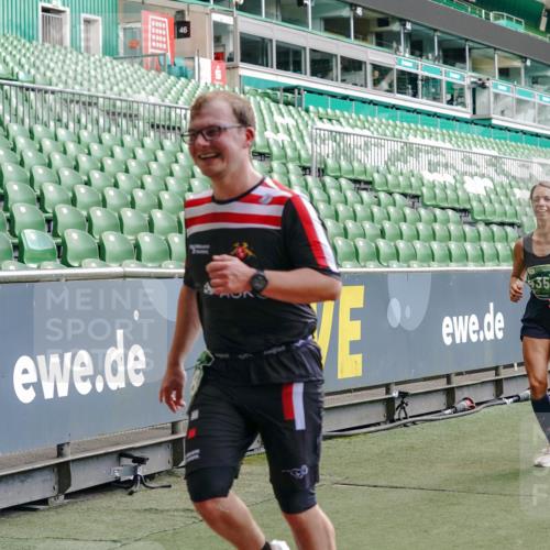 13.09.2026 - 21. swb-Marathon Bremen Michael Burmester http://msf.ph/oto/10469677 13.09.2026 12:58:01 Laufen im Stadion 141, 148, 334, 511, 672, 769, 776, 789, 790, 857, 909, 1010, 1119, 1191, 1199, 1254, 1281, 1535, 1601, 1642, 1647, 1752, 1809, 1881, 1900, 1931, 1933, 2046, 2051, 2075, 2324, 2343, 2367, 2371, 2397, 2402, 2423, 2425, 2493, 2634, 2640, 2671, 2761, 2771, 2807, 2903, 2904, 3051, 3078, 3120, 3138, 3148, 3182, 3186, 3319, 3338, 3435, 3450, 3458, 3514, 3534, 3560, 3634, 3655, 3685, 3690, 3695, 3760, 3813, 3866, 3933, 3939, 4101, 4316, 4319, 205 meine-sportfotos.de