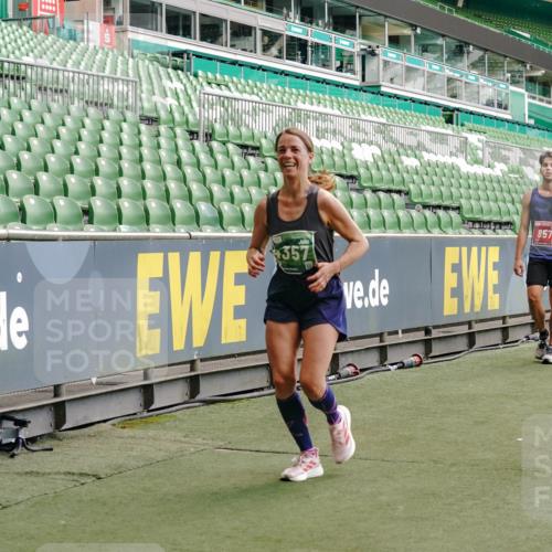 13.09.2026 - 21. swb-Marathon Bremen Michael Burmester http://msf.ph/oto/10469693 13.09.2026 12:58:02 Laufen im Stadion 141, 148, 334, 511, 672, 769, 776, 789, 790, 857, 909, 1010, 1119, 1191, 1199, 1254, 1281, 1535, 1601, 1642, 1647, 1752, 1809, 1881, 1900, 1931, 1933, 2046, 2051, 2075, 2324, 2343, 2367, 2371, 2397, 2402, 2423, 2425, 2493, 2634, 2640, 2671, 2761, 2771, 2807, 2903, 2904, 3021, 3051, 3078, 3120, 3138, 3148, 3182, 3186, 3319, 3338, 3435, 3450, 3458, 3514, 3534, 3560, 3634, 3655, 3685, 3690, 3695, 3760, 3813, 3866, 3933, 3939, 4101, 4316, 4319, 205 meine-sportfotos.de