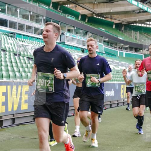 13.09.2026 - 21. swb-Marathon Bremen Michael Burmester http://msf.ph/oto/10469773 13.09.2026 13:14:07 Laufen im Stadion 183, 270, 278, 300, 349, 414, 460, 576, 600, 631, 695, 702, 768, 933, 950, 956, 1005, 1008, 1143, 1392, 1408, 1426, 1573, 1596, 1641, 1818, 1819, 1991, 2024, 2035, 2079, 2233, 2264, 2314, 2387, 2412, 2439, 2457, 2461, 2478, 2494, 2521, 2540, 2564, 2612, 2665, 2684, 2690, 2691, 2693, 2737, 2773, 2792, 2816, 2829, 2838, 2860, 2861, 2865, 2884, 2887, 2921, 2972, 2975, 2978, 3016, 3111, 3209, 3253, 3277, 3293, 3304, 3313, 3378, 3405, 3428, 3434, 3653, 3661, 3680, 4034, 4080 meine-sportfotos.de
