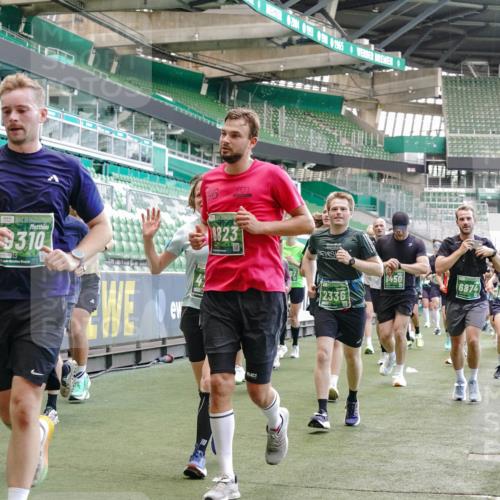 13.09.2026 - 21. swb-Marathon Bremen Michael Burmester http://msf.ph/oto/10469790 13.09.2026 13:14:08 Laufen im Stadion 183, 270, 278, 300, 349, 414, 460, 576, 600, 631, 695, 702, 768, 933, 950, 956, 1005, 1008, 1143, 1392, 1408, 1426, 1573, 1596, 1641, 1818, 1819, 1991, 2024, 2035, 2079, 2233, 2264, 2314, 2387, 2412, 2439, 2457, 2461, 2478, 2494, 2521, 2540, 2564, 2612, 2665, 2684, 2690, 2691, 2693, 2737, 2773, 2792, 2816, 2829, 2838, 2860, 2861, 2865, 2884, 2887, 2921, 2972, 2975, 2978, 3016, 3111, 3209, 3253, 3277, 3293, 3304, 3313, 3378, 3405, 3428, 3434, 3653, 3661, 3680, 4034, 4080, 4306 meine-sportfotos.de