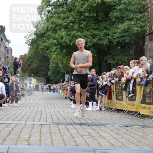 13.09.2026 - Kiel Lauf Yannick Fuchs http://msf.ph/oto/10469880 13.09.2026 10:23:24 Ziel 3465, 4645, 6302, 5326, 8809, 9678, 10568, 716, 2937, 5326 meine-sportfotos.de