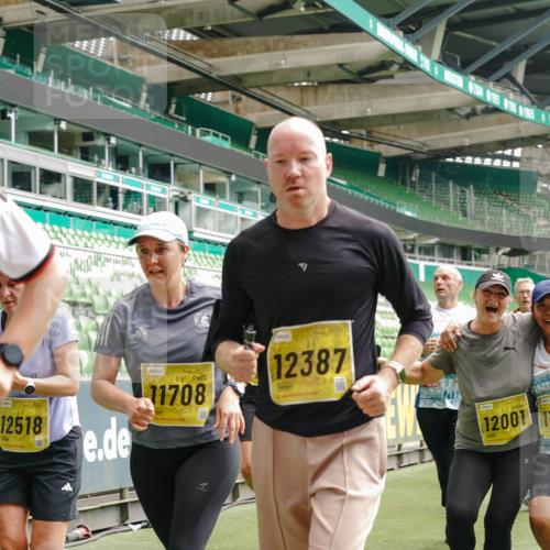 13.09.2026 - 21. swb-Marathon Bremen Michael Burmester http://msf.ph/oto/10469891 13.09.2026 10:36:23 Laufen im Stadion 10092, 10093, 10144, 10152, 10153, 10154, 10160, 10173, 10175, 10181, 10182, 10186, 10187, 10195, 10198, 10237, 10245, 10251, 10257, 10263, 10272, 10275, 10278, 10291, 10296, 10306, 10309, 10327, 10331, 10332, 10338, 10357, 10377, 10382, 10390, 10403, 10409, 10411, 10420, 10427, 10429, 10439, 10473, 10477, 10481, 10492, 10497, 10500, 10528, 10531, 10560, 10569, 10607, 10613, 10617, 10633, 10636, 10647, 10648, 10659, 10671, 10672, 10715 meine-sportfotos.de