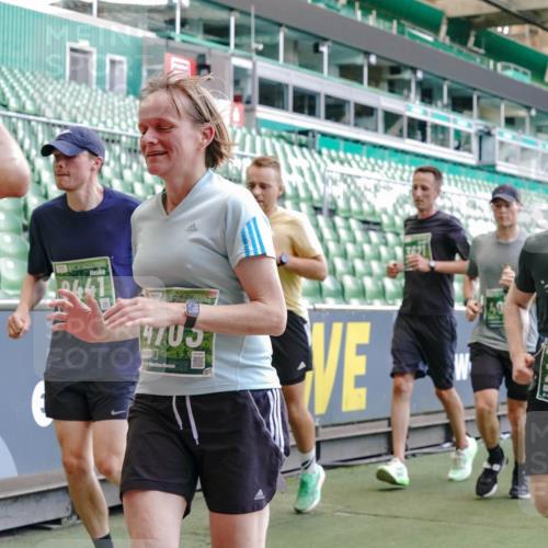 13.09.2026 - 21. swb-Marathon Bremen Michael Burmester http://msf.ph/oto/10469898 13.09.2026 13:14:09 Laufen im Stadion 183, 270, 278, 300, 349, 414, 460, 576, 600, 631, 695, 702, 768, 933, 950, 956, 1005, 1008, 1143, 1392, 1408, 1426, 1573, 1596, 1641, 1818, 1819, 1991, 2024, 2035, 2079, 2233, 2264, 2314, 2387, 2412, 2439, 2457, 2461, 2478, 2494, 2521, 2540, 2564, 2612, 2665, 2684, 2690, 2691, 2693, 2737, 2773, 2792, 2816, 2829, 2838, 2860, 2861, 2865, 2884, 2887, 2921, 2972, 2978, 3016, 3111, 3209, 3253, 3277, 3293, 3304, 3313, 3378, 3405, 3428, 3653, 3661, 3680, 4034, 4080, 4306 meine-sportfotos.de
