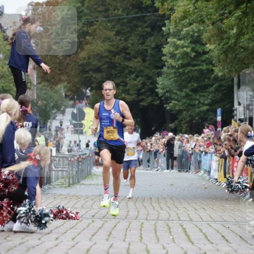 13.09.2026 - Kiel Lauf Yannick Fuchs http://msf.ph/oto/10469901 13.09.2026 10:23:34 Ziel 716, 2937, 6302, 3465, 4645, 8809, 9678, 10568 meine-sportfotos.de