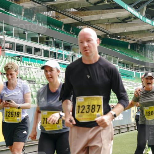13.09.2026 - 21. swb-Marathon Bremen Michael Burmester http://msf.ph/oto/10469924 13.09.2026 10:36:23 Laufen im Stadion 10092, 10093, 10144, 10152, 10153, 10154, 10160, 10173, 10175, 10181, 10182, 10186, 10187, 10195, 10198, 10237, 10245, 10251, 10257, 10263, 10272, 10275, 10278, 10291, 10296, 10306, 10309, 10327, 10331, 10332, 10338, 10357, 10377, 10382, 10390, 10403, 10409, 10411, 10420, 10427, 10429, 10439, 10473, 10477, 10481, 10492, 10497, 10500, 10528, 10531, 10560, 10569, 10607, 10613, 10617, 10633, 10636, 10647, 10648, 10659, 10671, 10672, 10715 meine-sportfotos.de