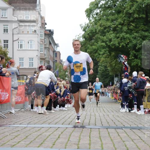 13.09.2026 - Kiel Lauf Yannick Fuchs http://msf.ph/oto/10470003 13.09.2026 10:23:47 Ziel 2937, 716, 3465, 4645, 6302, 8809, 8809, 9678, 10568 meine-sportfotos.de