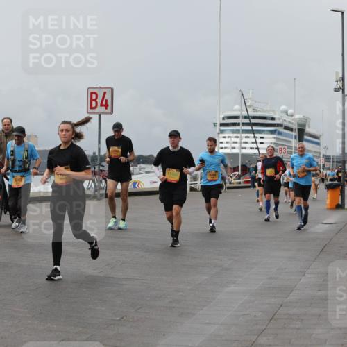 13.09.2026 - Kiel Lauf Andreas Tolksdorf http://msf.ph/oto/10470012 13.09.2026 12:09:58 Kiellinie 5243, 4, 12060, 11480, 6264, 3 meine-sportfotos.de