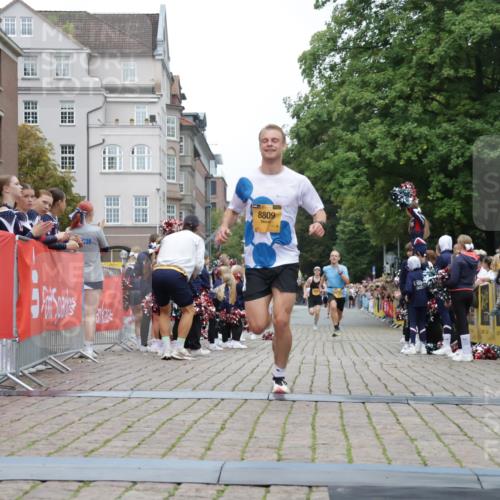 13.09.2026 - Kiel Lauf Yannick Fuchs http://msf.ph/oto/10470013 13.09.2026 10:23:47 Ziel 2937, 716, 3465, 4645, 6302, 8809, 8809, 9678, 10568 meine-sportfotos.de