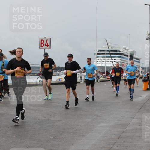 13.09.2026 - Kiel Lauf Andreas Tolksdorf http://msf.ph/oto/10470032 13.09.2026 12:09:58 Kiellinie 2199, 5243, 4, 24, 11956, 12060, 1480, 6264, 3 meine-sportfotos.de