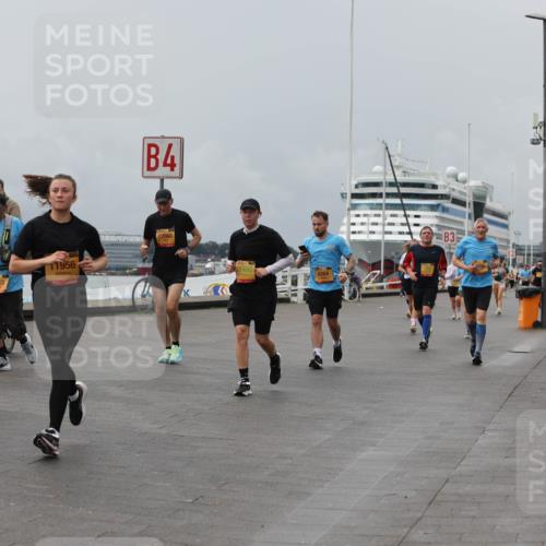 13.09.2026 - Kiel Lauf Andreas Tolksdorf http://msf.ph/oto/10470034 13.09.2026 12:09:58 Kiellinie 2199, 5243, 11956, 4, 12060, 11480, 3 meine-sportfotos.de