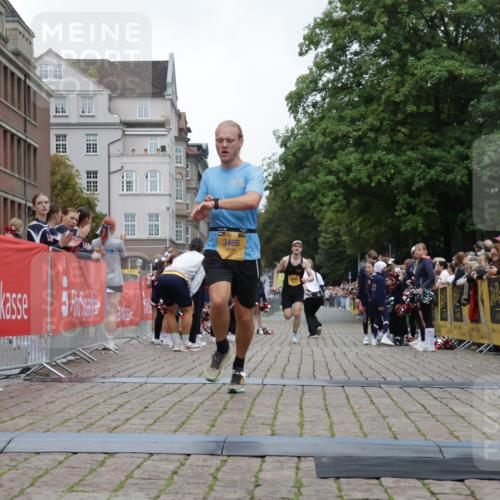 13.09.2026 - Kiel Lauf Yannick Fuchs http://msf.ph/oto/10470056 13.09.2026 10:23:51 Ziel 716, 2937, 3465, 4645, 6302, 6018, 6433, 7195, 3465, 4645, 8809, 10568 meine-sportfotos.de